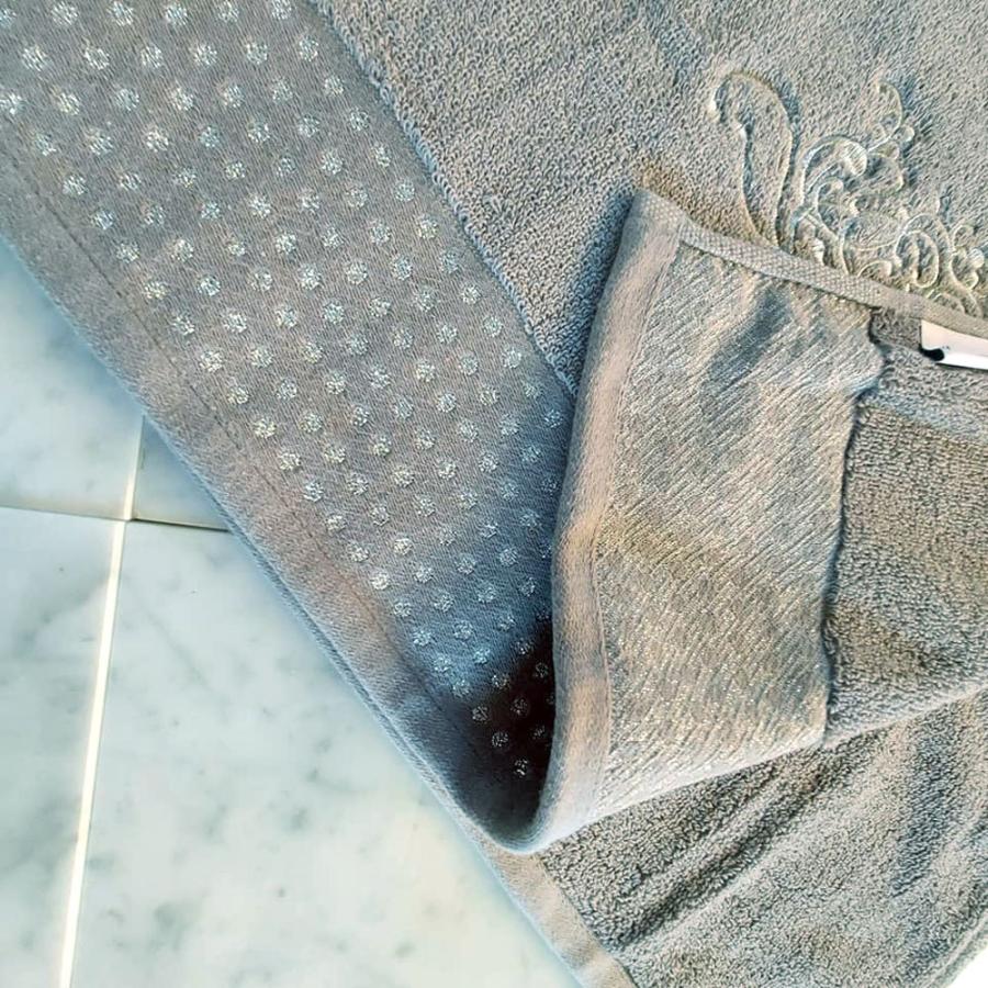 即納　SALE　送料無料　おしゃれ　しっかり生地　バスタオル　見つけました　M’scode　グレーにアラベスク刺繍　オフホワイトに　シルバードット刺繍　フレンチ |  | 07