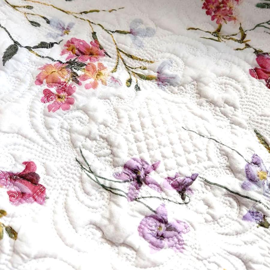 綿100% キルトシート 両面真っ白と片面花柄から選べる 約45×120cm 上質 裏すべりにくい加工済み 後部座席 ベンチ ソファー 足元マットに おしゃれ |  | 03