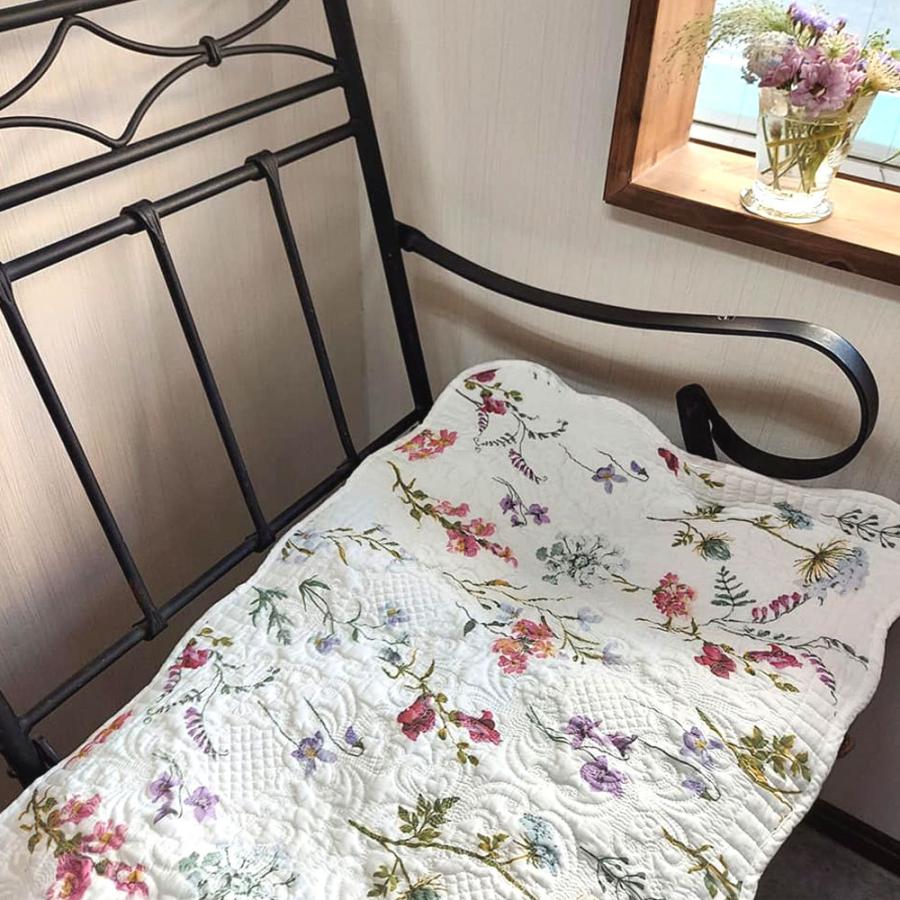 綿100% キルトシート 両面真っ白と片面花柄から選べる 約45×120cm 上質 裏すべりにくい加工済み 後部座席 ベンチ ソファー 足元マットに おしゃれ |  | 05