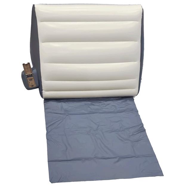 ラクライナーα AX-065 エアーリクライニングマット 使っているベッドや