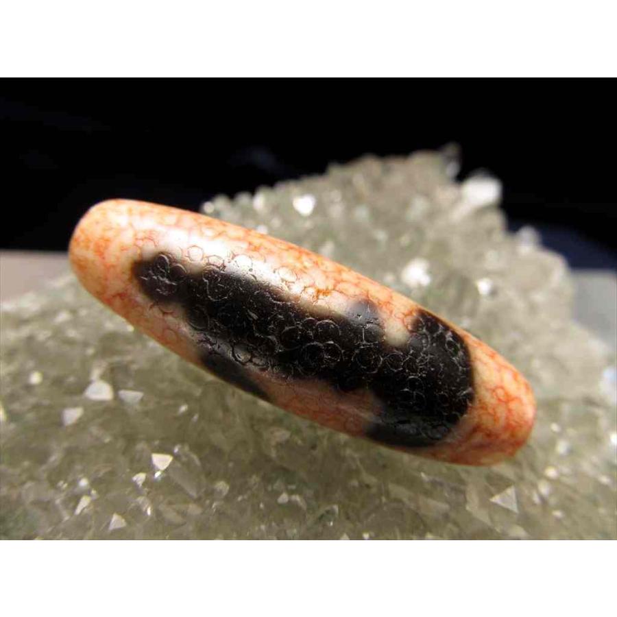 当店オススメ】最高級 至純紅朱砂馬蹄痕白天珠 極上1点物 双観音白天珠 