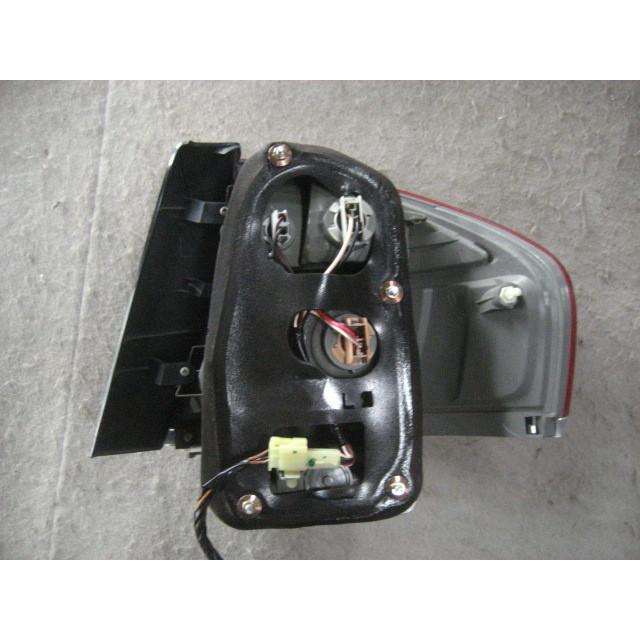 レガシィB4(BL5)用テールランプ左 211008 : アイワ車輌 ヤフー