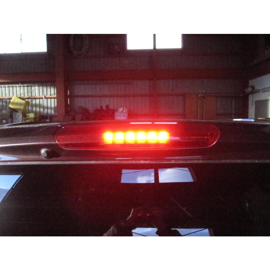 個人宅配達不可】セレナ(CNC25)用ハイマウントストップランプ 231105