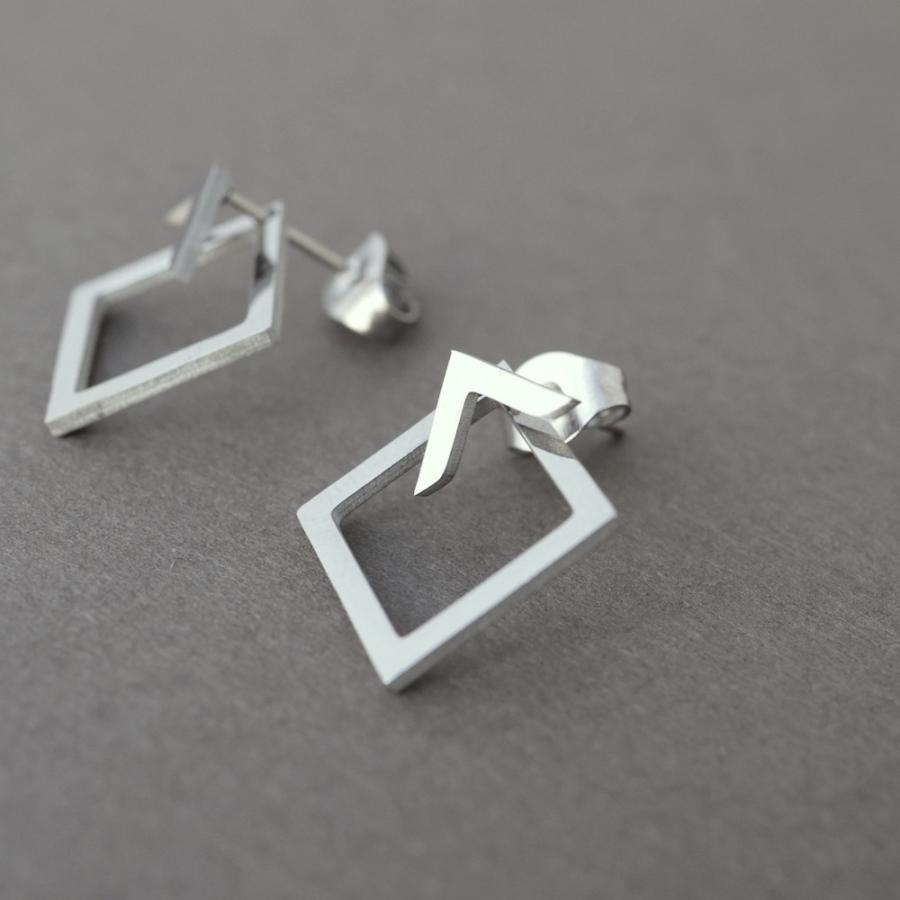 AJIRO ACCESSORY ピアス サージカルステンレス 三角 四角