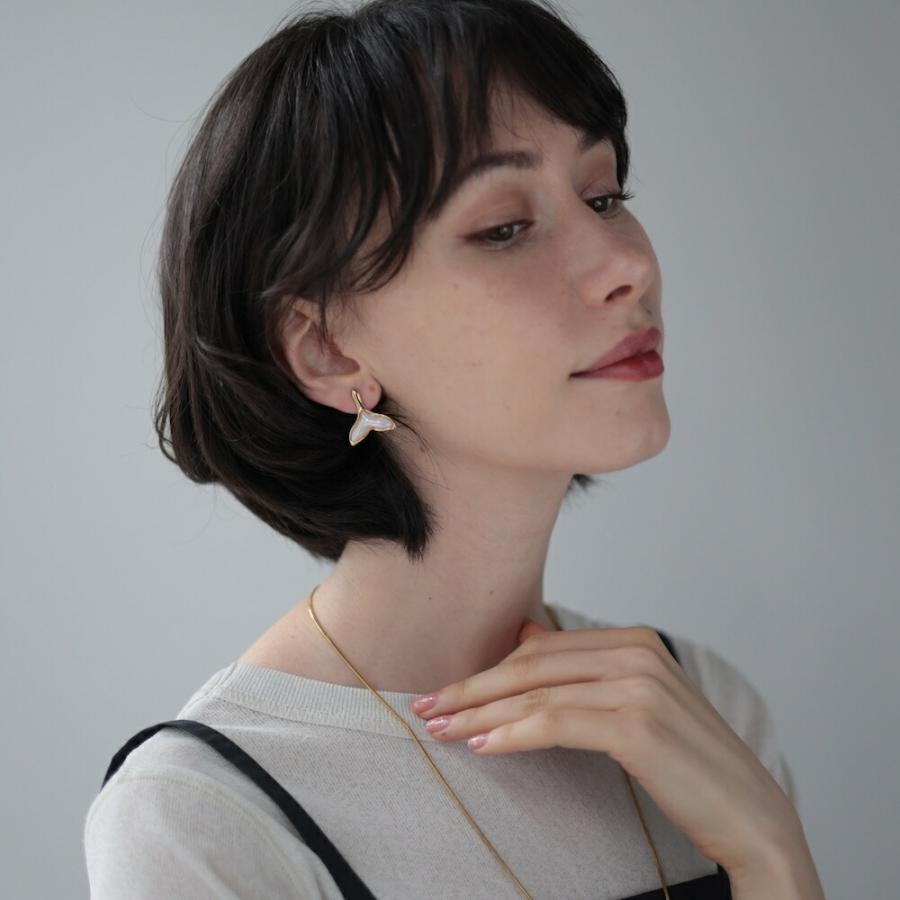 AJIRO ACCESSORY P191 ピアス サージカルステンレス ホエールテール