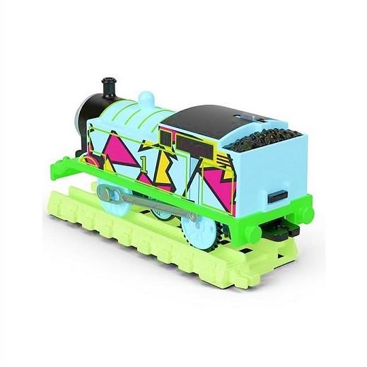 Fisher-Price 】 きかんしゃトーマス トラックマスター 暗闇で