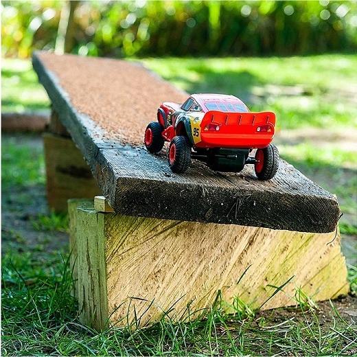 Jada Toys】Disney Pixar Cars 1:24 カーズ ライトニング Jada Toys】Disney Pixar Cars 1:24 カーズ ライトニング