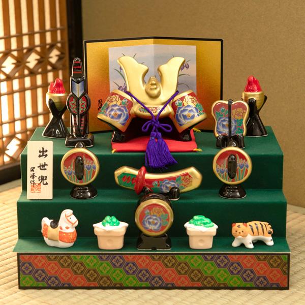 五月人形 コンパクト おしゃれ 兜 兜飾り 名前 札 こどもの日 子供の日 節句飾り 節句人形 陶器 陶磁器 錦彩出世兜飾り 三段 瀬戸焼 昭峰作 お金を節約