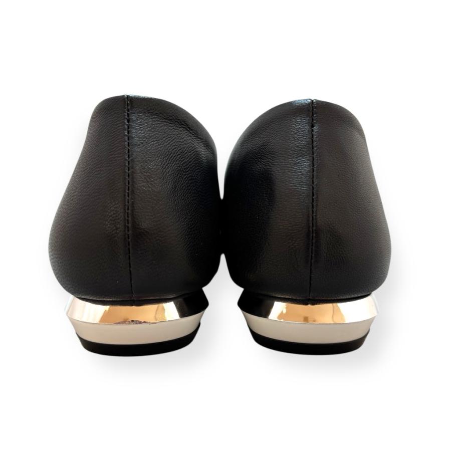 MANA マナ　スエード　黒　ポインテッドトゥ　パンプス24センチ MANA 2025秋冬新作 マナ パンプス ロゴ ポインテッド トゥ 本革