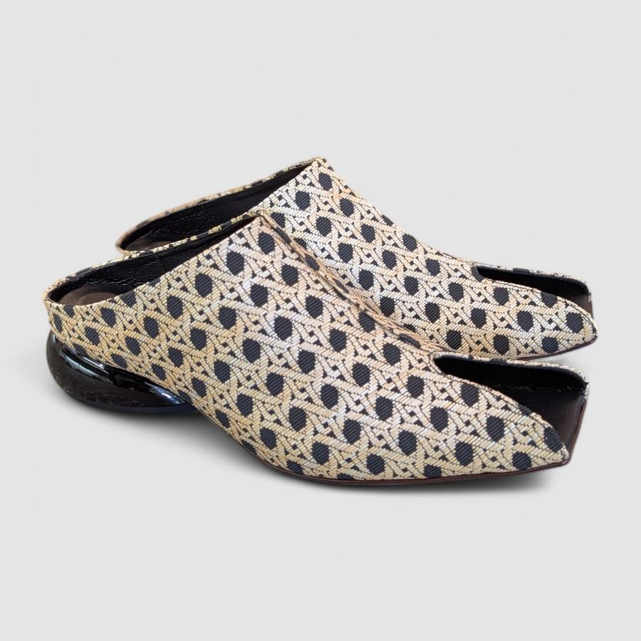 美品✨MANA マナ メッシュ ブーティー パンプス ミュール　スクエアトゥ 美品✨MANA マナ メッシュ ブーティー パンプス ミュール