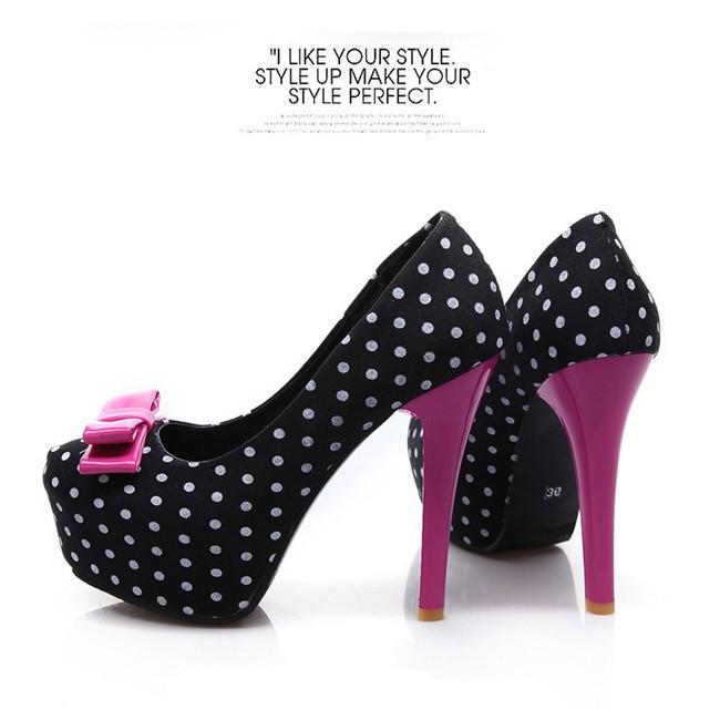 【メロンパン様取引中】DIOR ドット柄 ハイヒール Dior CD金具 パンプス