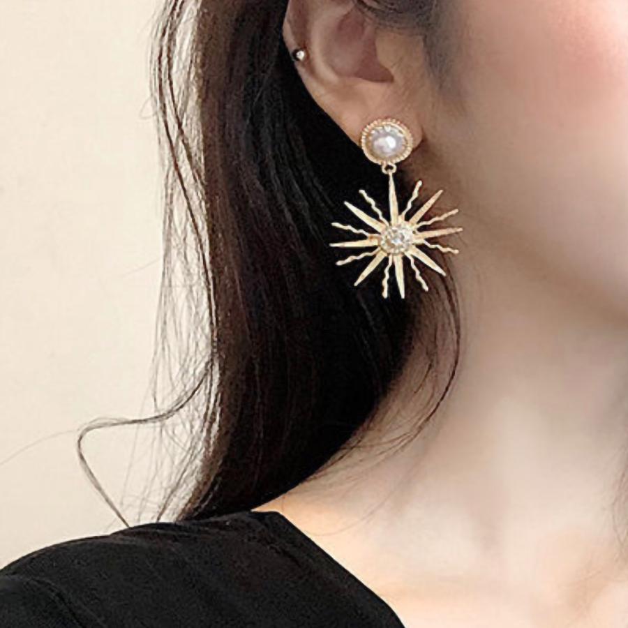 イヤリング ゴールド 太陽 星 放射状 キラキラ 華やか エレガント 大人