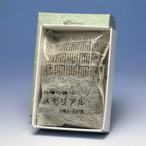焼香 煙の少ない お焼香 メモリアル 白檀 の 香り 30g 紙箱入 焼香 煙の少ない お焼香 メモリアル 白檀 の 香り 30g 紙箱入