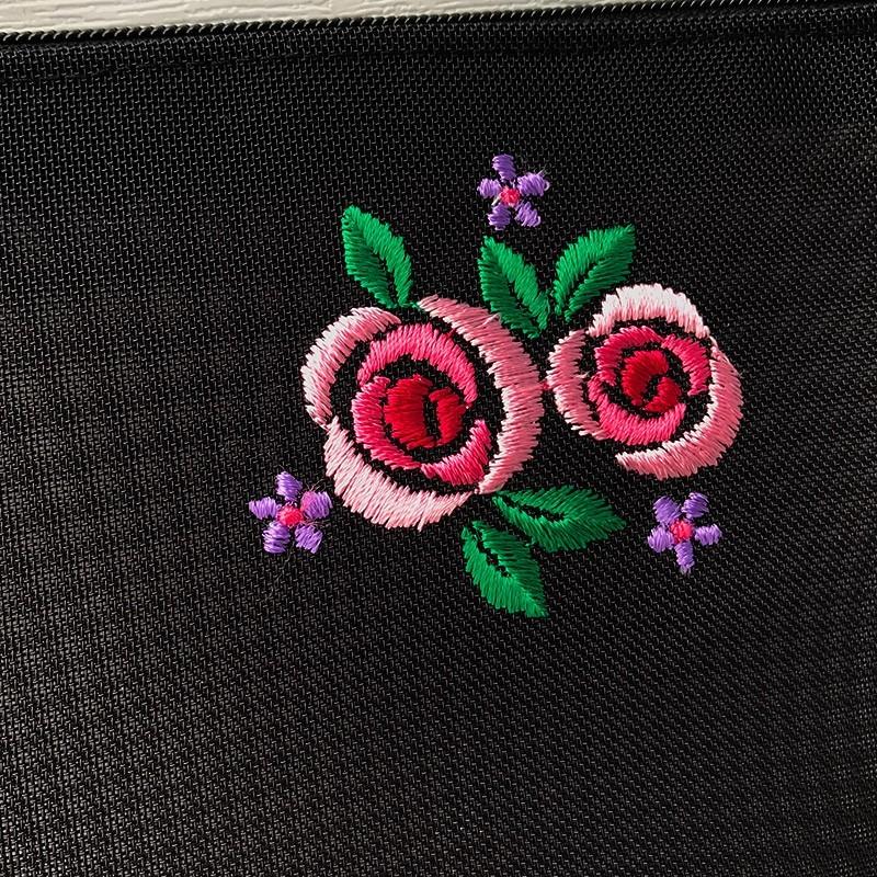 プレゼント 女性 実用的 メッシュポーチ 小物入れ 刺繍入り ロマンティックローズ 化粧ポーチ 小物入れ シェニール織 アーンジョー 40代 50代 60代 361 74 48 日本製シェニール織のアーンジョー 通販 Yahoo ショッピング