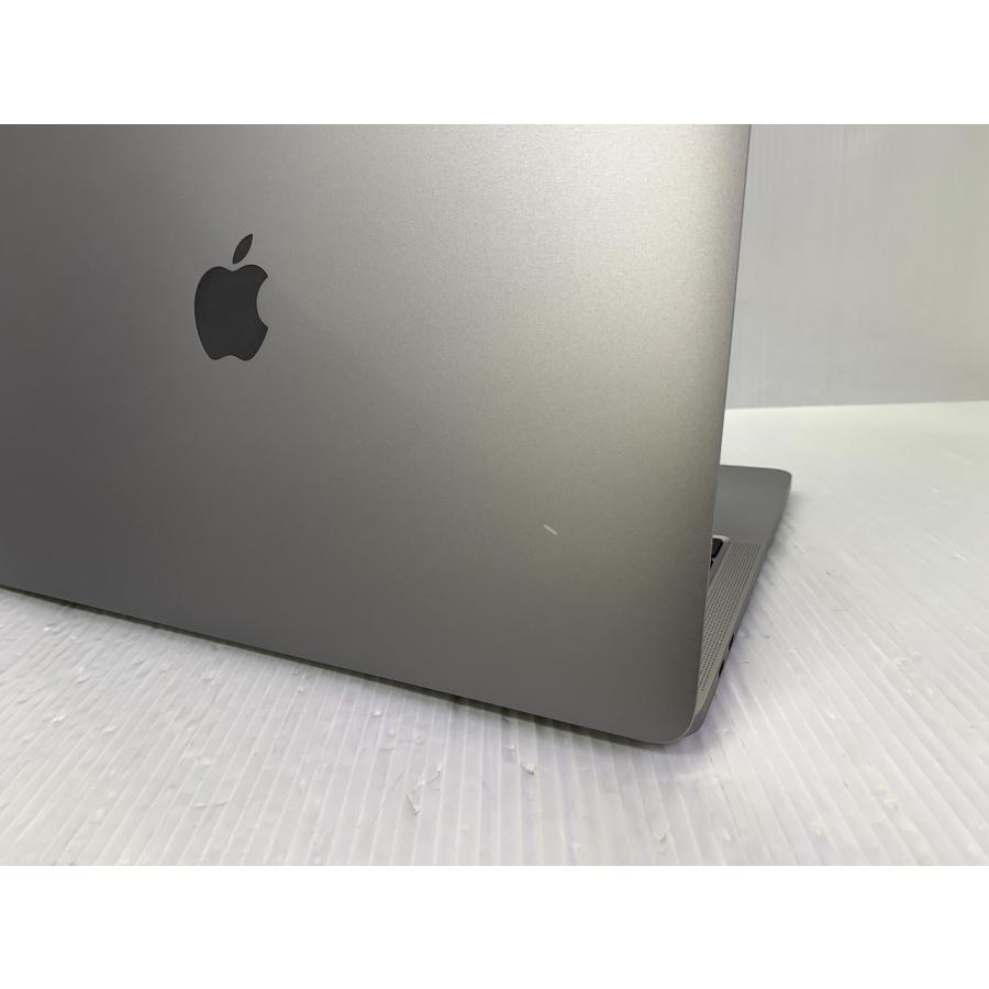 中古 Apple MacBook Pro 13inch 2020 Four Thunderbolt 3 Ports