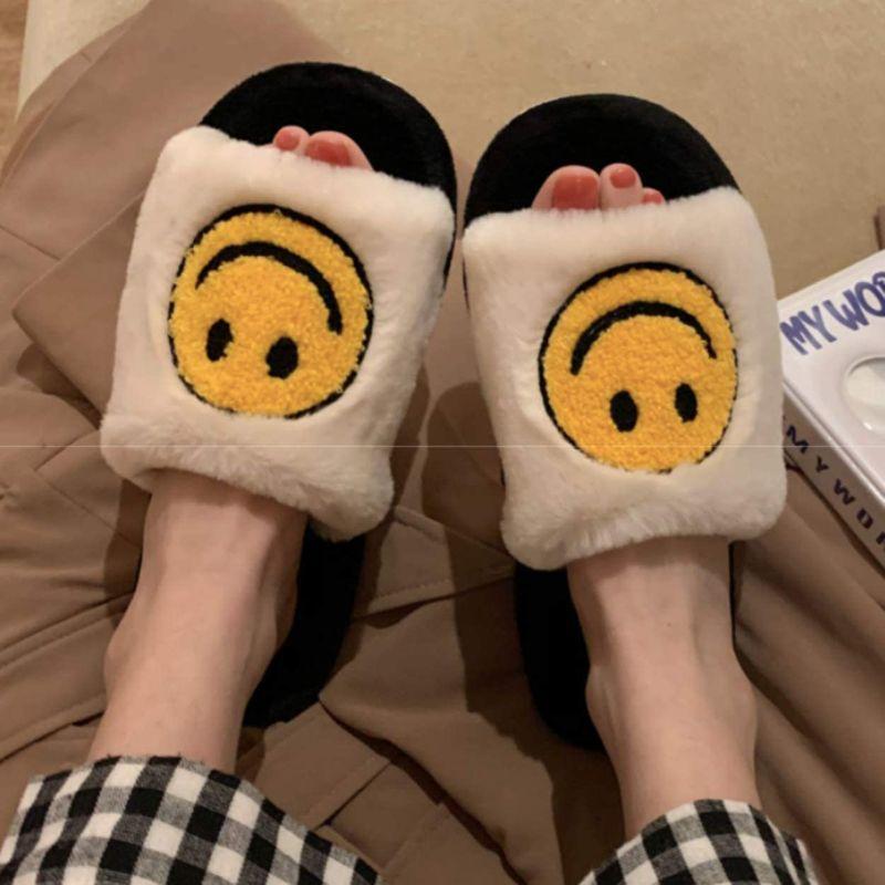 品揃え豊富で シューズ アドグレイス Ad16 スマイル ニコちゃんマーク スマイリー 洗える タオル地 スリッパ 室内 ルームシューズ 静音 Pvc 素材 クッ Www Threeriversofs Com