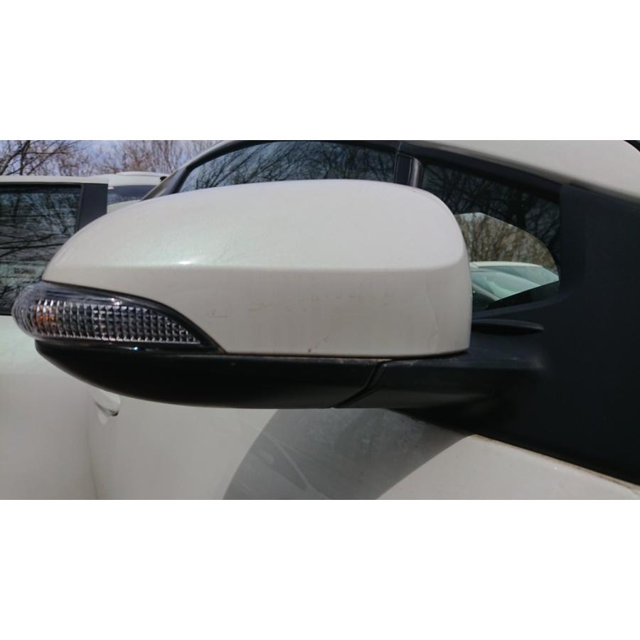 トヨタ アクア S NHP10 サイドミラー 右 ウィンカーライト付 純正 MITSUBA 52-23 COLOR 082