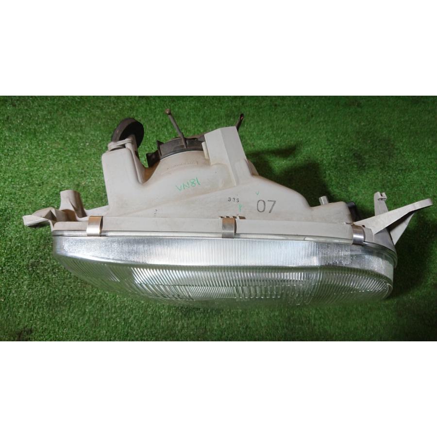 ハイエース トヨタ ハイエースワゴン DX KZH116G ヘッドライト 右