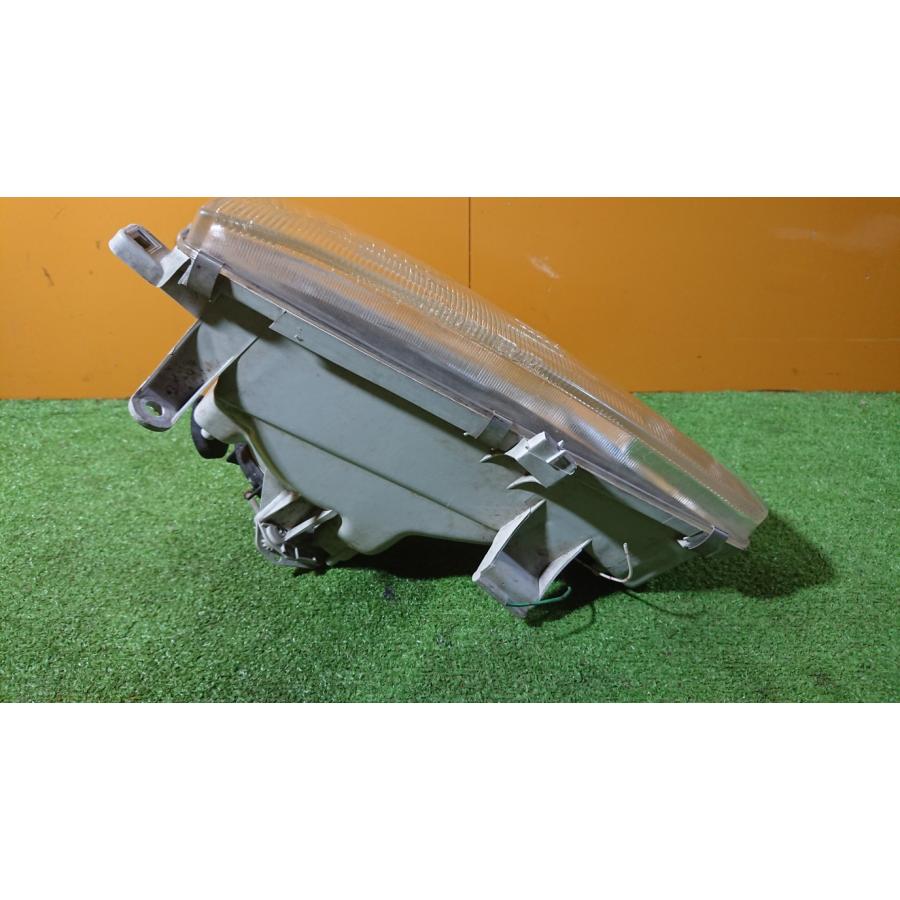 ハイエース トヨタ ハイエースワゴン DX KZH116G ヘッドライト 右