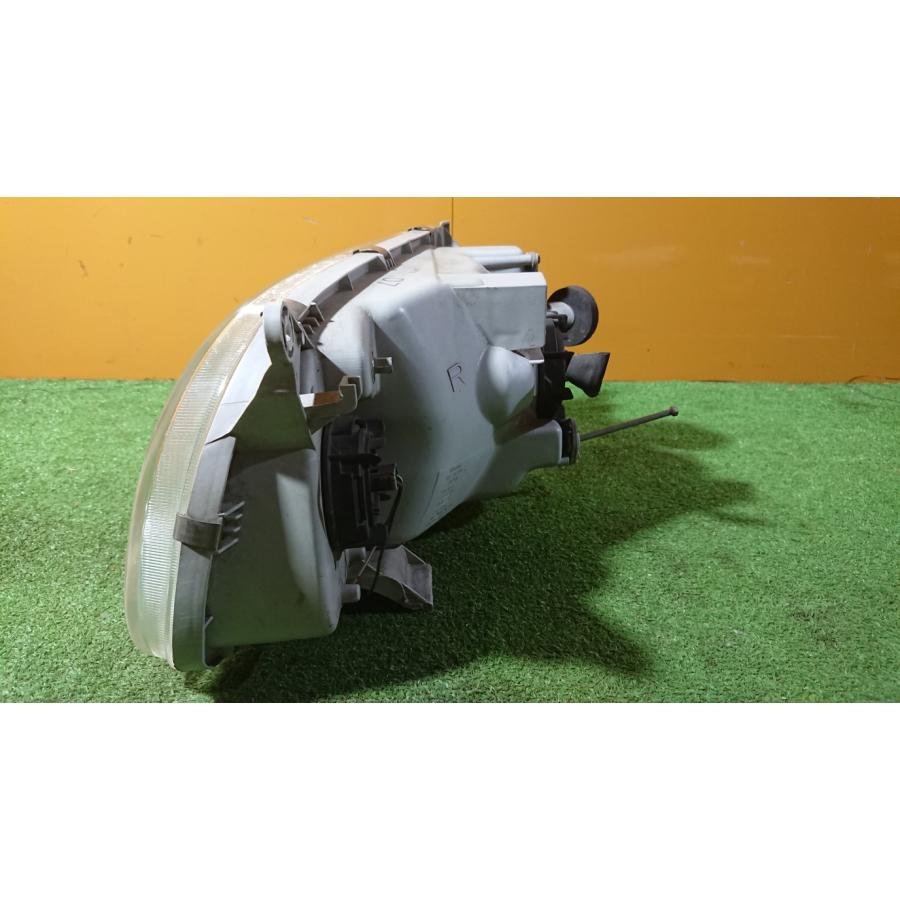 ハイエース トヨタ ハイエースワゴン DX KZH116G ヘッドライト 右