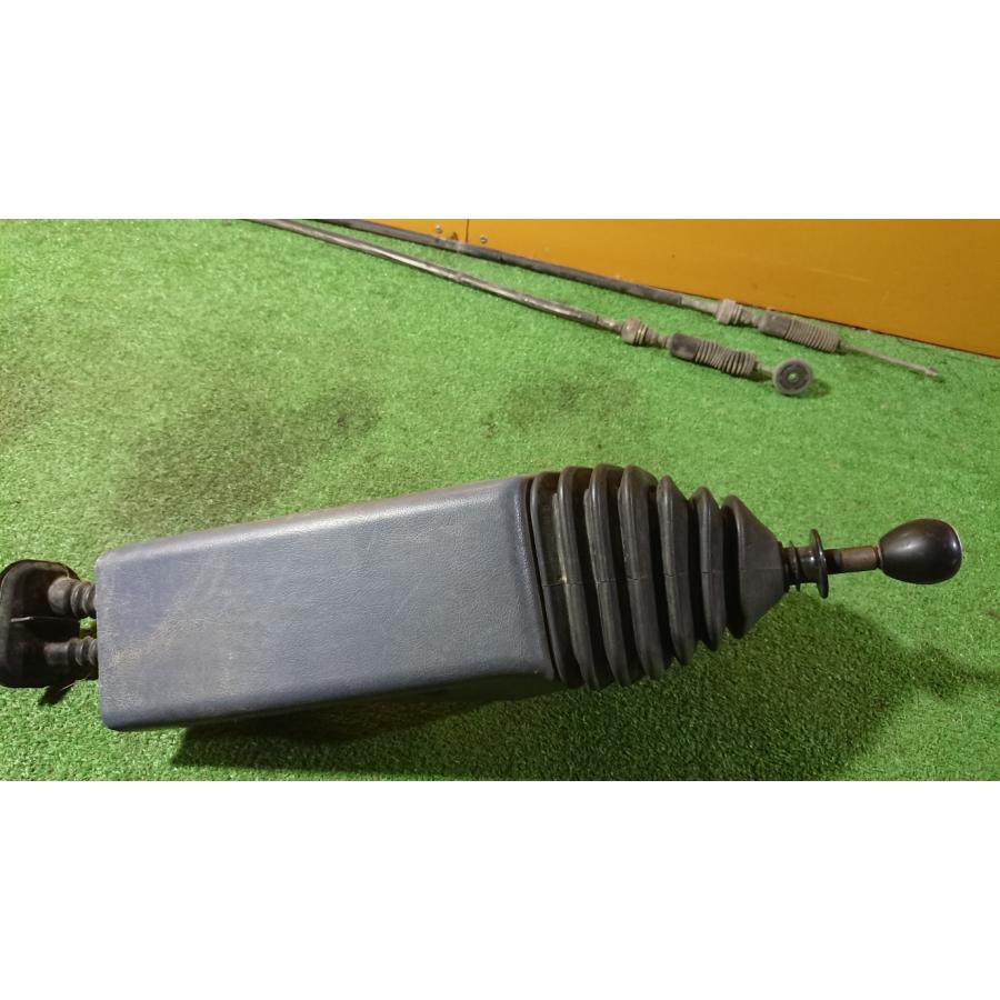 いすゞ（ISUZU） エルフ NHR55E シフトレバー ワイヤー付 純正 : AKT11