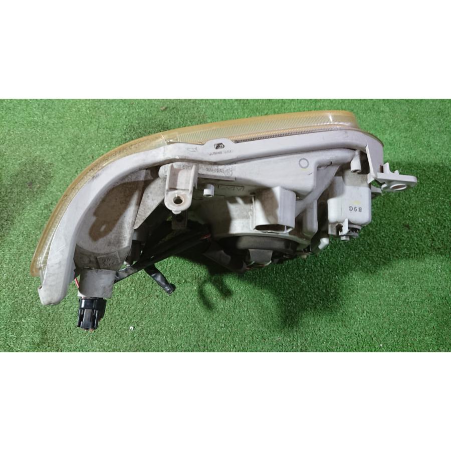 ハイゼットカーゴＳ331Ｖ　左ヘッドライト ハイゼット ダイハツ ハイゼットカーゴ クルーズ S331V ヘッドライト