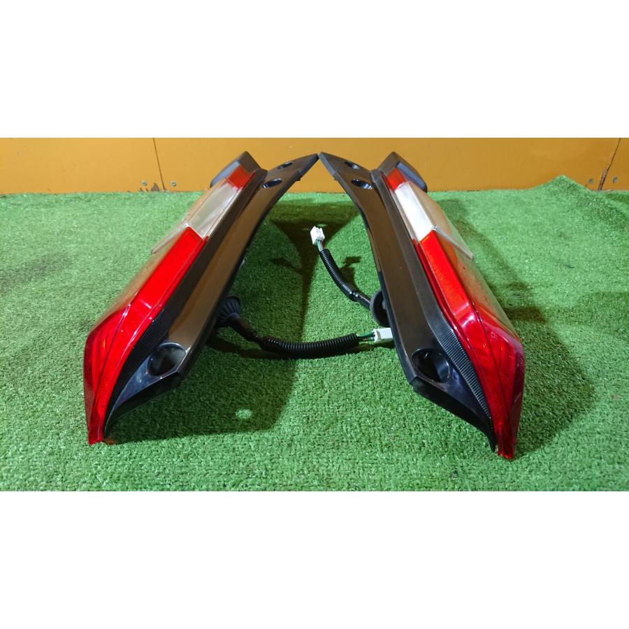 【新車外し】ホンダ N-VAN 純正 左右 JJ1 JJ2 テールランプ ホンダ N-VAN L JJ2 テールライト 左右 純正 Koito 220-6228