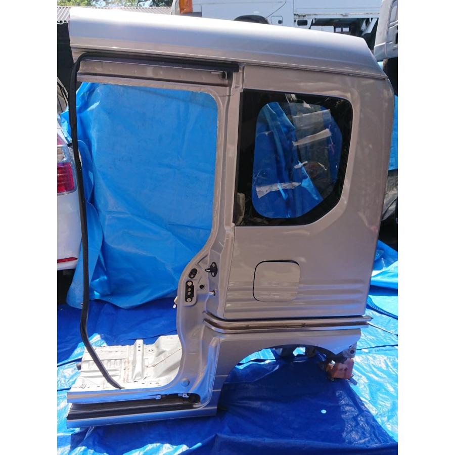 ホンダ（HONDA） N-VAN L JJ2 クォーターパネル 左 クォーターガラス付