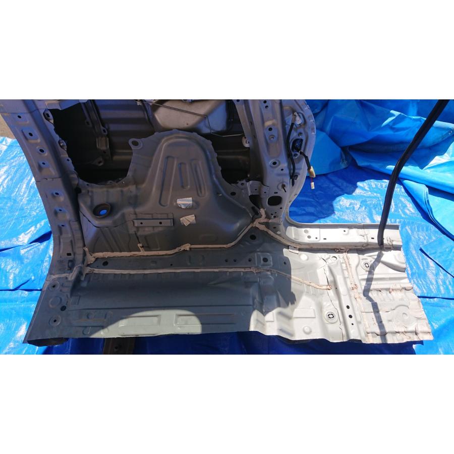 ホンダ（HONDA） N-VAN L JJ2 クォーターパネル 左 クォーターガラス付