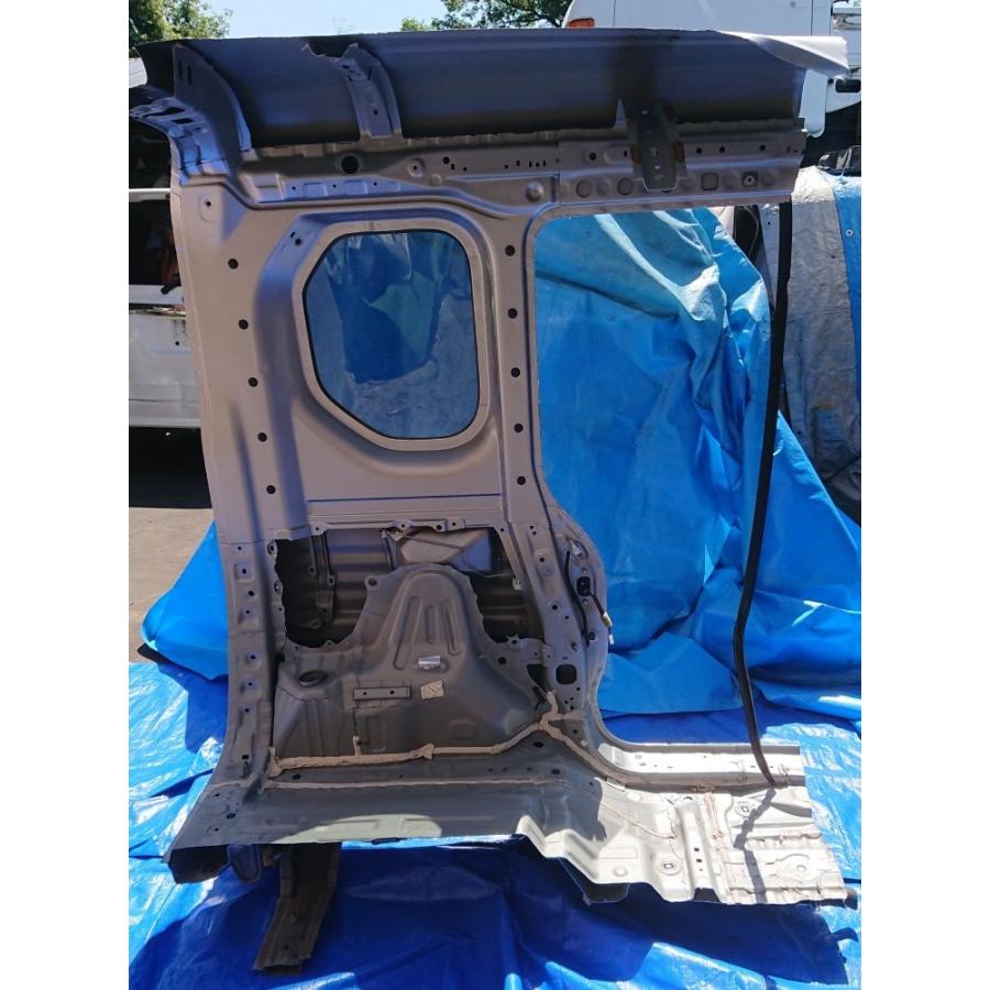 ホンダ（HONDA） N-VAN L JJ2 クォーターパネル 左 クォーターガラス付