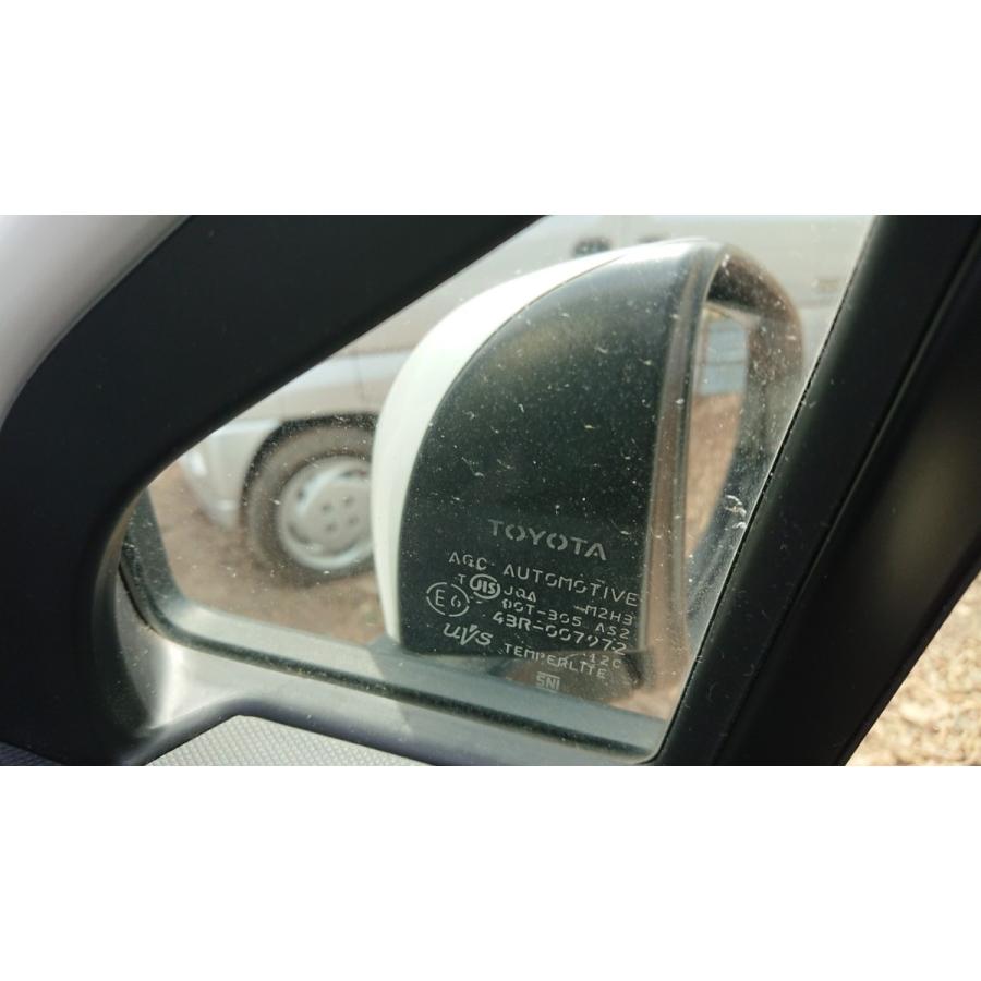 アクア トヨタ S NHP10 サイドミラー 右 ウィンカーライト付 純正
