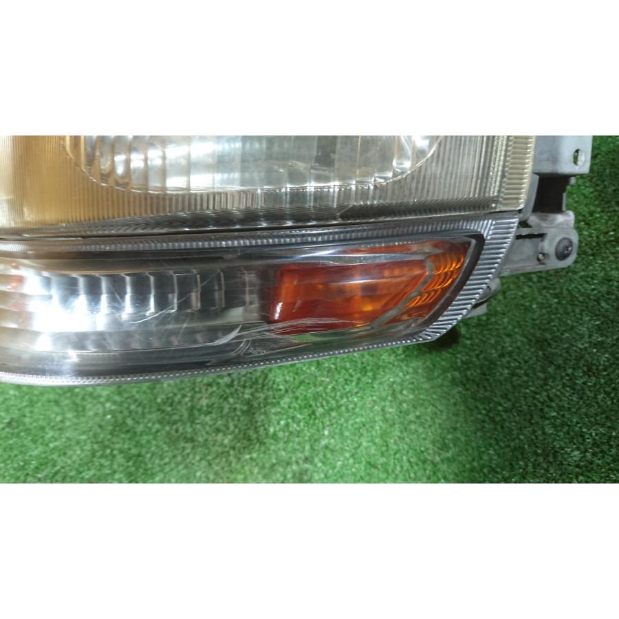 ハイエース トヨタ KC-KZH138V ヘッドライト ウィンカーライト付き 左