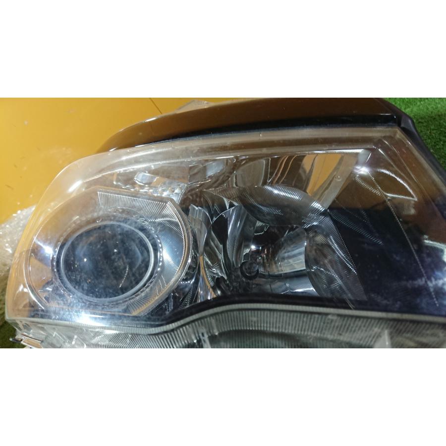 ヴォクシー トヨタ ZS煌 70系 ヘッドライト 右 HID KOITO 28-225 純正
