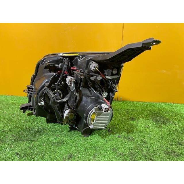 ヴォクシー　ZRR70W/ZS前期　ヘッドライト左右　セットHID 28-203 ヴォクシー トヨタ ZS煌 70系 ヘッドライト 右 HID KOITO 28-225 純正