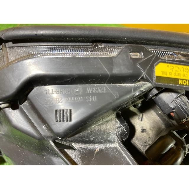 ヴォクシー トヨタ ZS煌 70系 ヘッドライト 右 HID KOITO 28-225 純正