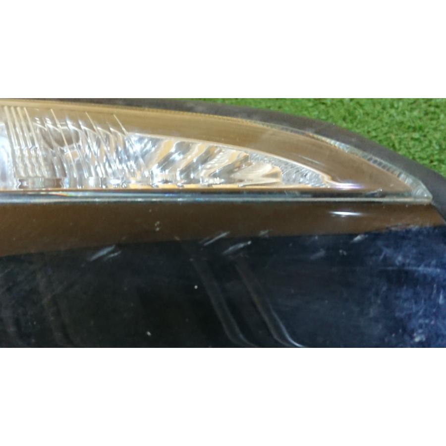 ヴォクシー トヨタ ZS煌 70系 ヘッドライト 右 HID KOITO 28-225 純正