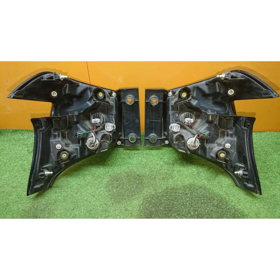 シエンタ(車) トヨタ シエンタ G NSP170G テールライト 左右 純正