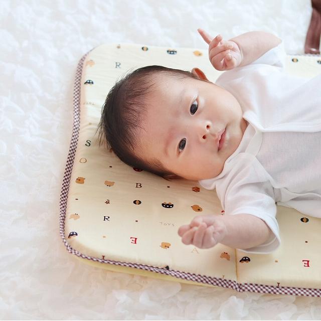 おむつ替えクッション 日本製 新生児 トーイズ ベビー 赤ちゃん 携帯用