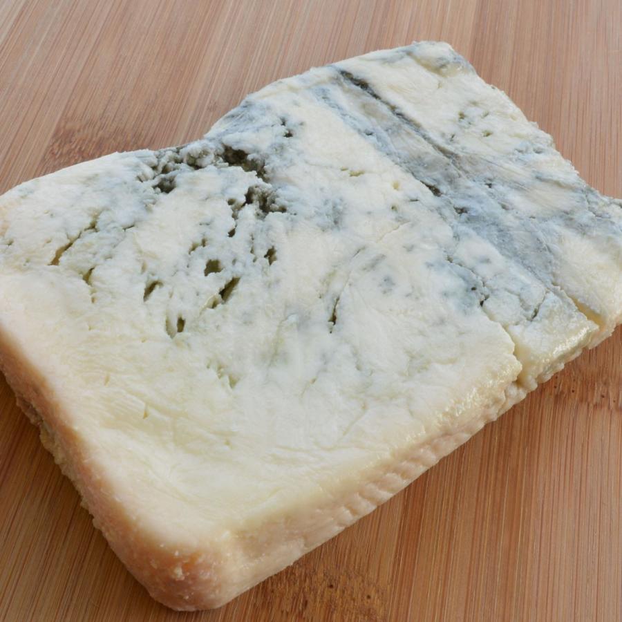 ゴルゴンゾーラ ピカンテ チーズ 約１ｋｇ前後 イタリア産  ナチュラルチーズ  クール便発送 Gorgonzola Cheese チーズ料理｜akt8