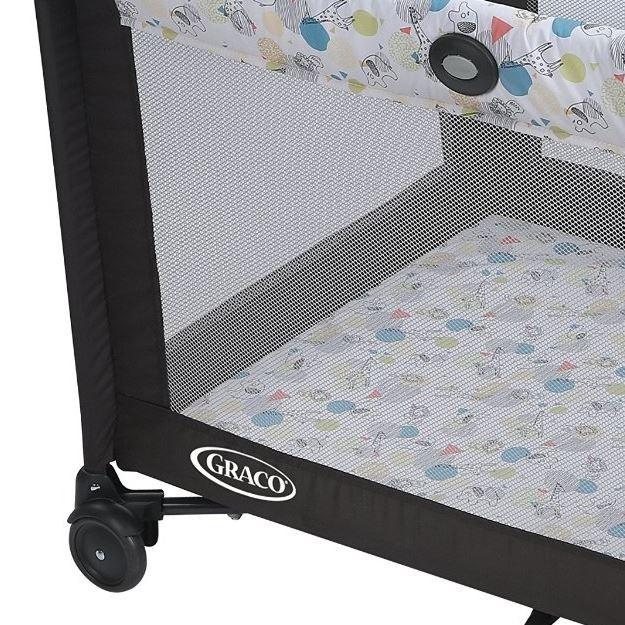 グレコ パックン プレイヤード カーニバル Graco Pack 'n Play Playard with Automatic Folding Feet, Carnival 1946962の画像