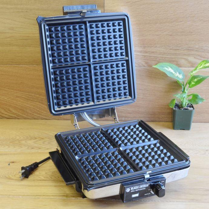 アメリカンワッフルメーカー4枚焼 リバーシブル グリルホットプレート付 薄焼 Black & Decker G48TD 3in1