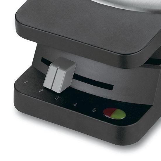 ワッフルメーカー 丸型 扇型4枚焼 クロム クイジナート Cuisinart WMRCA Round Classic Waffle