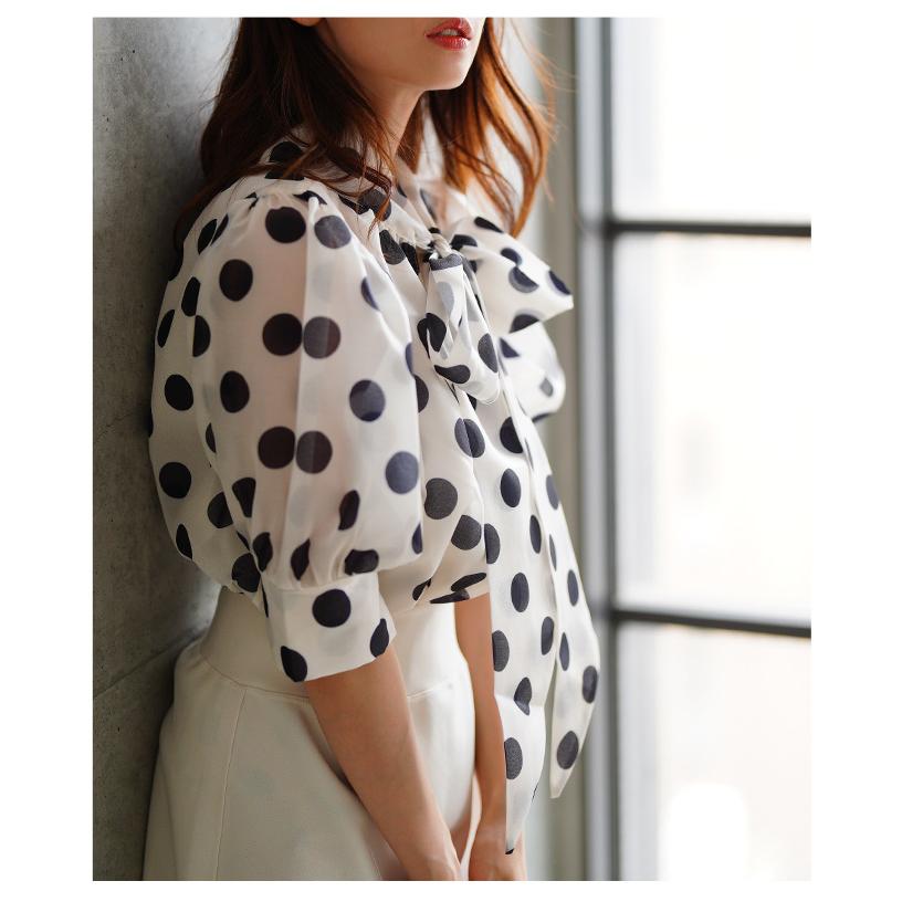 ブルレア　Bluelea  パフスリーブブラウス　ドット　新品未使用 ブルレア Bluelea パフスリーブブラウス ドット 新品未使用 2025