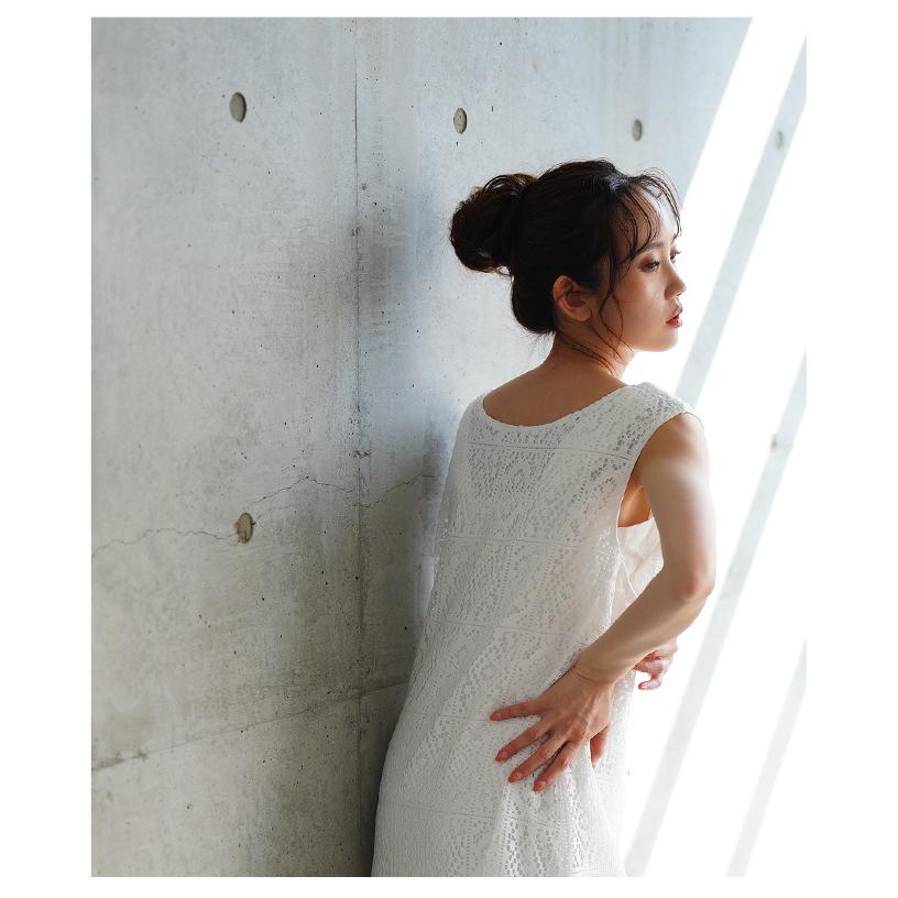 新品未使用Bluelea ホワイト ノースリーブ ロングワンピース 新品未使用Bluelea ホワイト ノースリーブ ロングワンピース