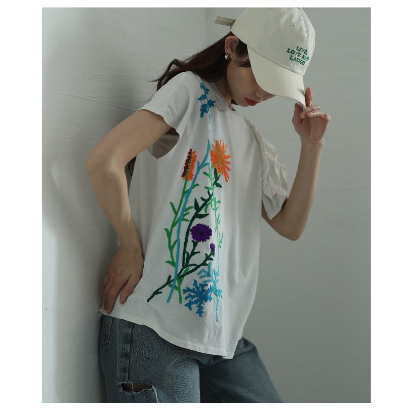 レディース トップス カットソー Tシャツ ブラック 黒 ホワイト 半袖 花柄 刺繍 コットン フリル 大人可愛い 大人 可愛い 30代 40代 50代 60代   イベントセールの画像