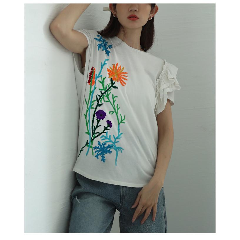 レディース トップス カットソー Tシャツ ブラック 黒 ホワイト 半袖 花柄 刺繍 コットン フリル 大人可愛い 大人 可愛い 30代 40代 50代 60代   イベントセールの画像