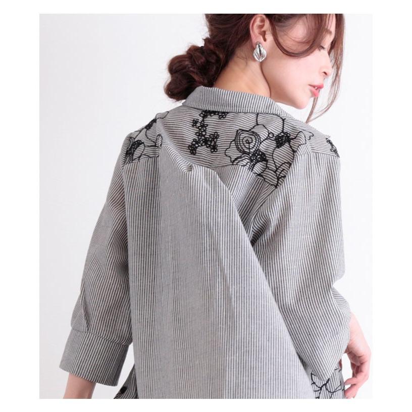 ストライプ柄花刺繍シャツチュニック ブラック リネン コットン トップス ロング丈 レディース レディス サワアラモード 大人 可愛い 洋服 30代 40代 50代 60代の画像