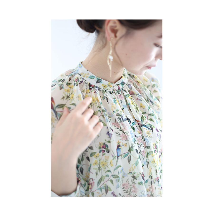 レディース トップス ブラウス シャツ 花柄 長袖 シアー 花柄 小鳥 パフスリーブ バンドカラー 夏 大人可愛い 大人 可愛い 30代 40代 50代 60代 サワアラモードの画像