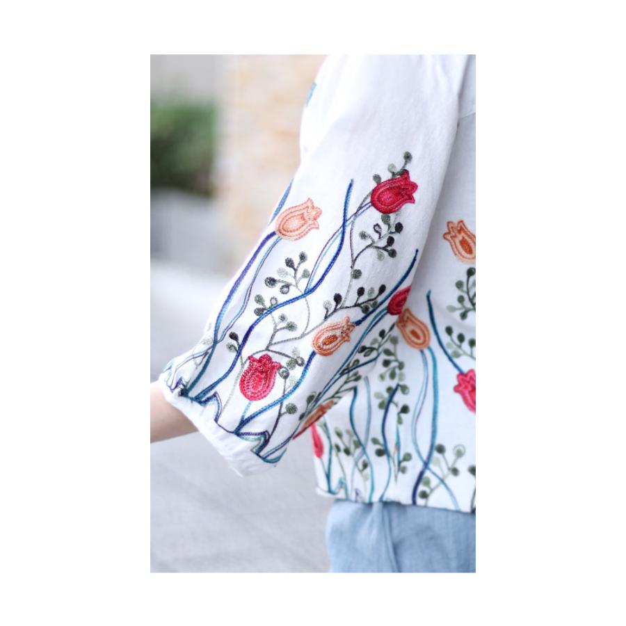 レディース トップス ブラウス シャツ 白 ホワイト 7分袖 花柄 刺繍 パフスリーブ 綿 コットン 春 大人可愛い 大人 可愛い 30代 40代 50代 60代 サワアラモードの画像
