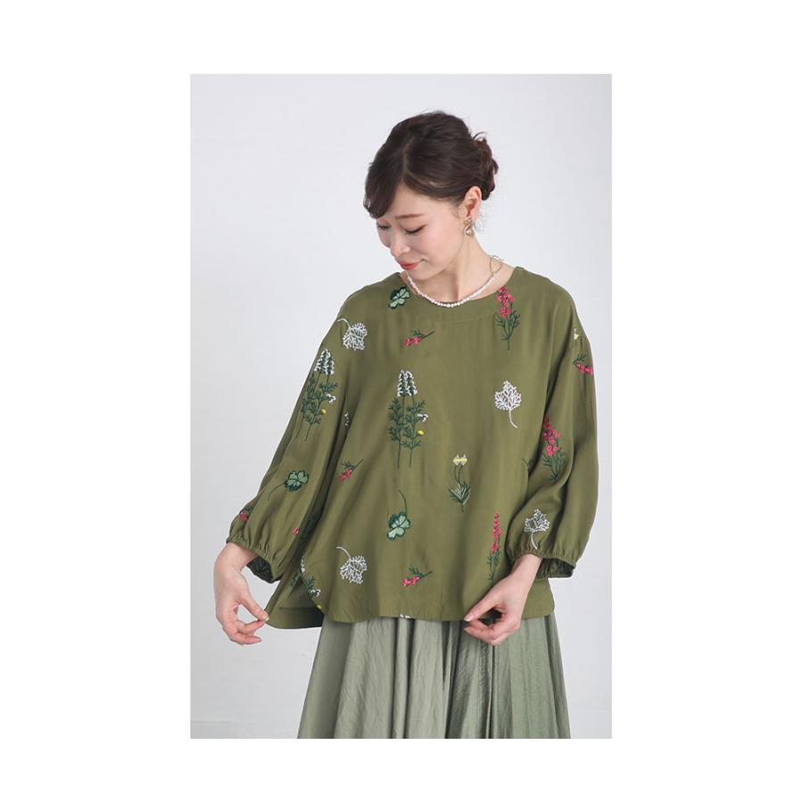 Bonpoint 花柄グリーン長袖ブラウス サイズ8 Bonpoint 花柄グリーン長袖ブラウス サイズ8